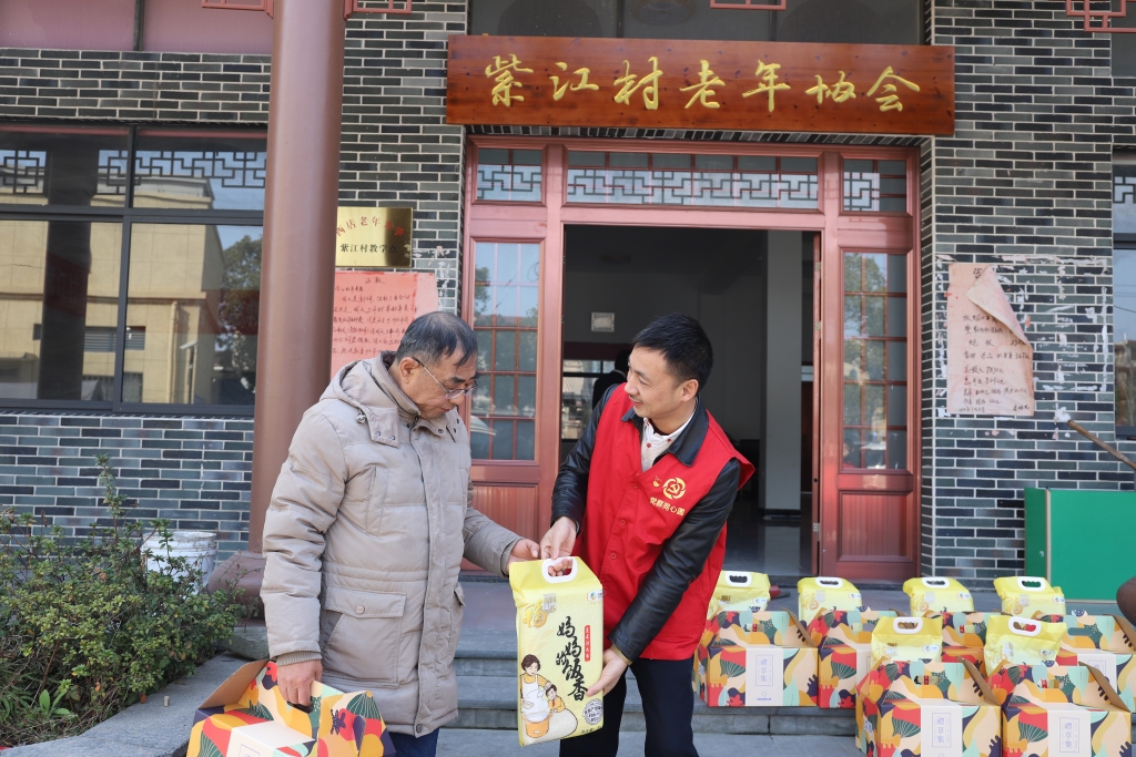 暖春意，敬老情-Welcome,球速（体育科技有限公司）多年坚持慰问孤寡老人